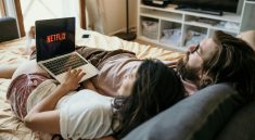 Ilustrasi apa itu netflix and chill